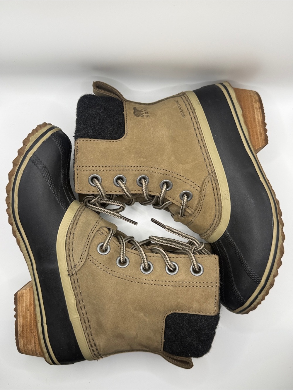 Sorel Women's Slimpack III Lace up waterproof Boots - Khaki